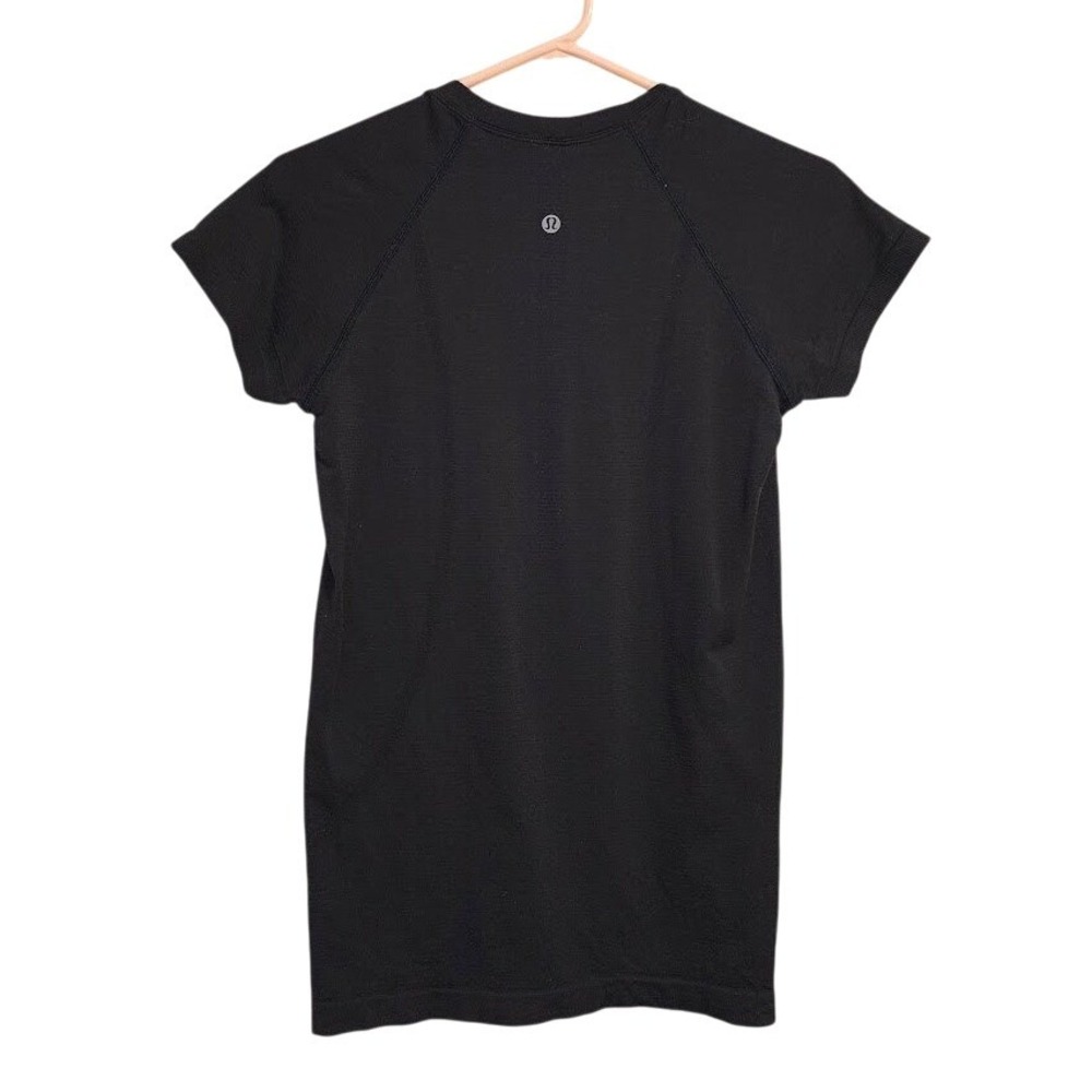LULULEMON Swiftly Tech Short Sleeve Crew tee in‎ black athleisure activewear
